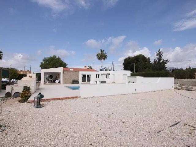 Hacienda hípica situada justo fuera de Crevillente. La casa. 190m² Crevillent