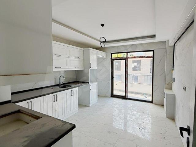 HACIÖMERLİ MAH.NDE LÜKS 4+1 DAİRE Lİ TEPE KARŞISINDA