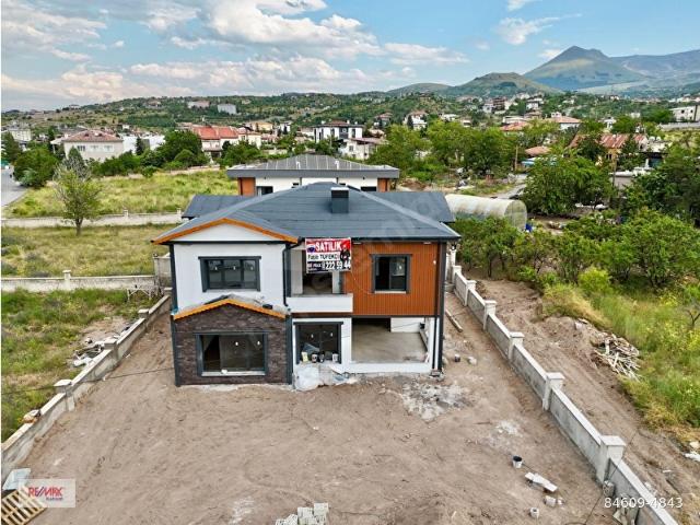 HACILAR AKYAZIDA YAPI DENETİMLİ KIŞ BAHÇELİ 7+1 ÖZEL YAPIM VİLLA