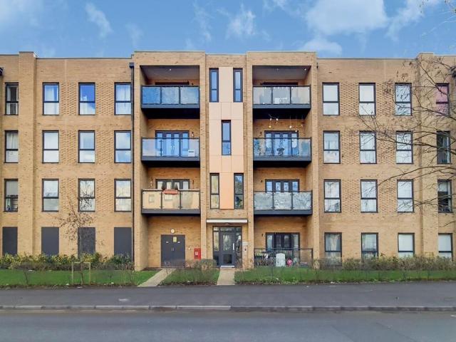 Hackbridge Road, Wallington, SM6 2 bed flat to rent £3,500 pcm £808 pw