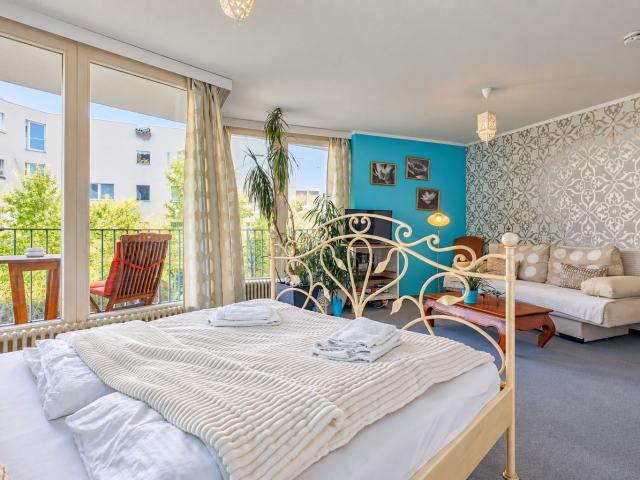 Hackescher Markt – central living, peaceful and green For Sale