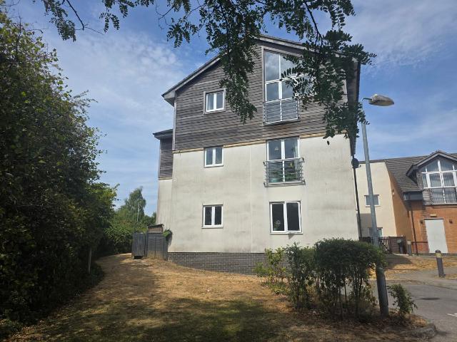 Hackett Place, Trowbridge BA14, 2 bed flat to rent, £1,100 pcm | PrimeLocation