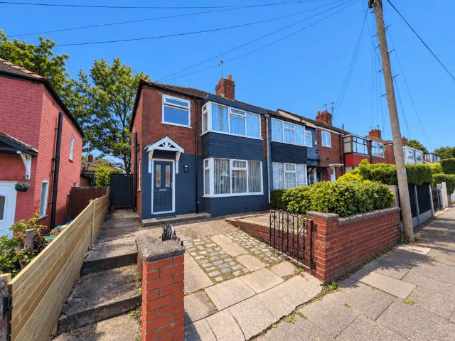 Hacking Street, Salford, M7 4YD 3 bed semi detached house to rent £1,400 pcm £323 pw