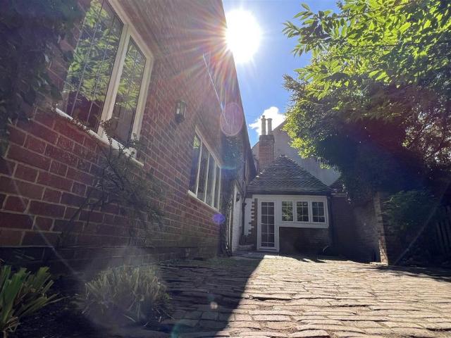 Hackington Cottage, Canterbury Ref 1604 CT2, 5 bed property to rent, £2,250 pcm | PrimeLocation