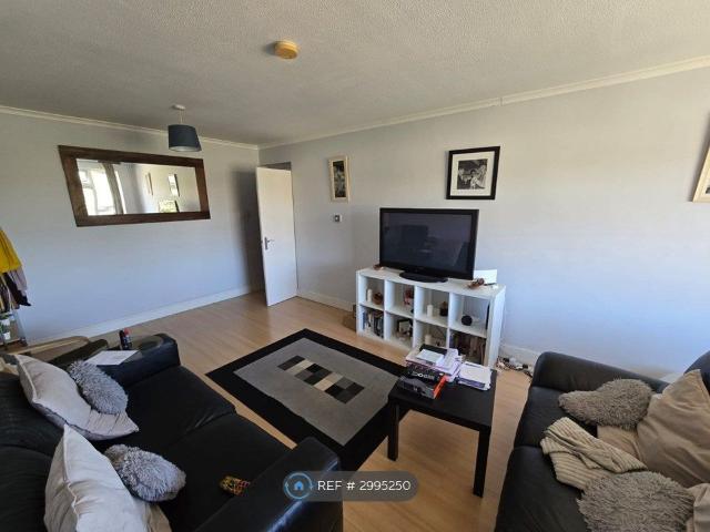 Hackington Crescent, Beckenham BR3, 2 bed flat to rent, £1,650 pcm | PrimeLocation