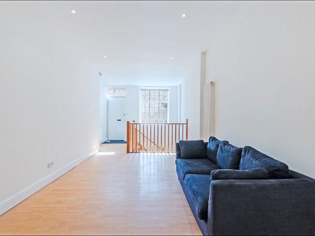 Hackney Road, Cambridge Heath E2, 2 bed flat to rent, £2,850 pcm | PrimeLocation
