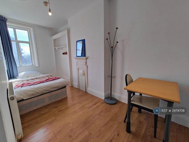 Hackney Road, London, E2 1 bed in a house share to rent £850 pcm £196 pw