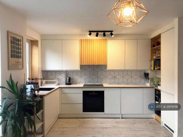 Hackney Road, London, E2 2 bed flat to rent £2,950 pcm £681 pw
