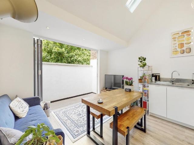 Hackney Road, Shoreditch E2, 1 bed flat to rent, £2,500 pcm | PrimeLocation