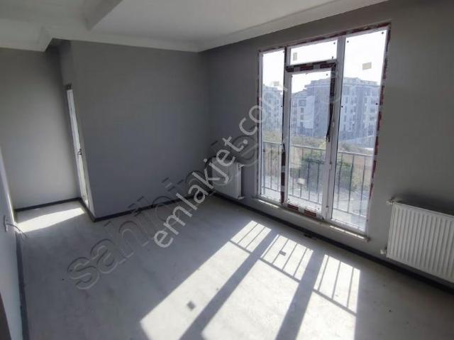 Hadımköy'de Kiralık 2+1 Kullanışlı Daire