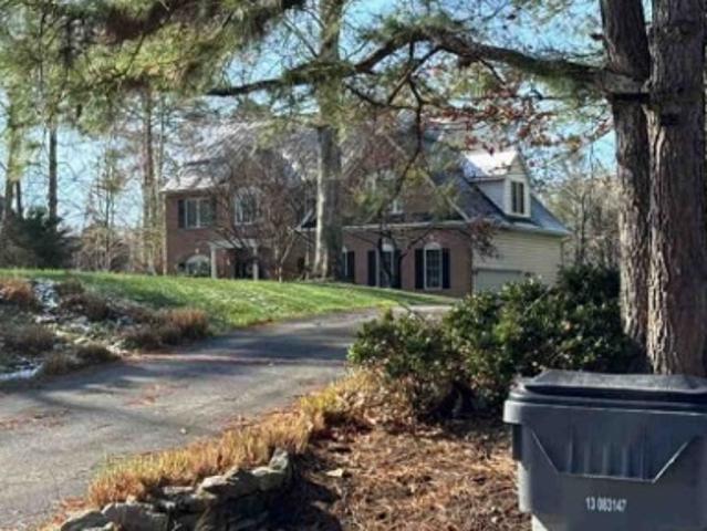 Hadden Hall Dr