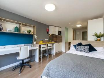 Haddington Place, Edinburgh Has an Apartment