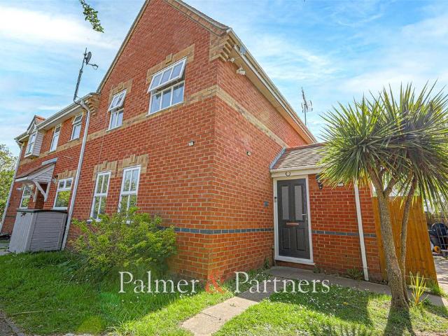 Haddon Park, Colchester, Essex, CO1 3 bed end of terrace house to rent £1,300 pcm £300 pw