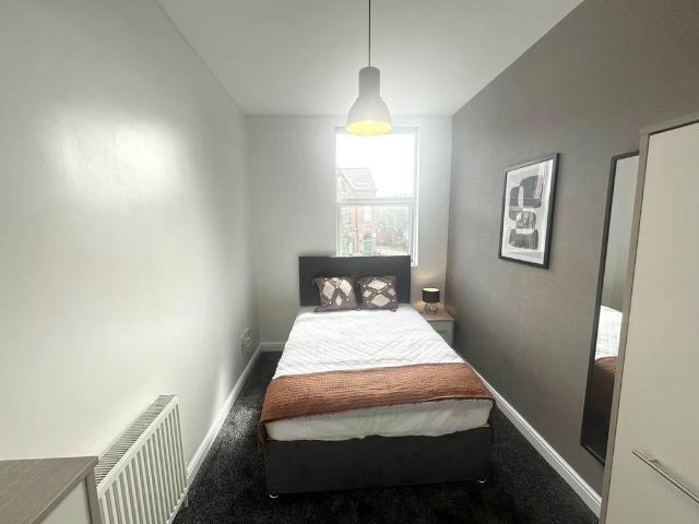Haddon Road Room 4, West Yorkshire LS4 1 bed in a house share to rent £500 pcm £115 pw