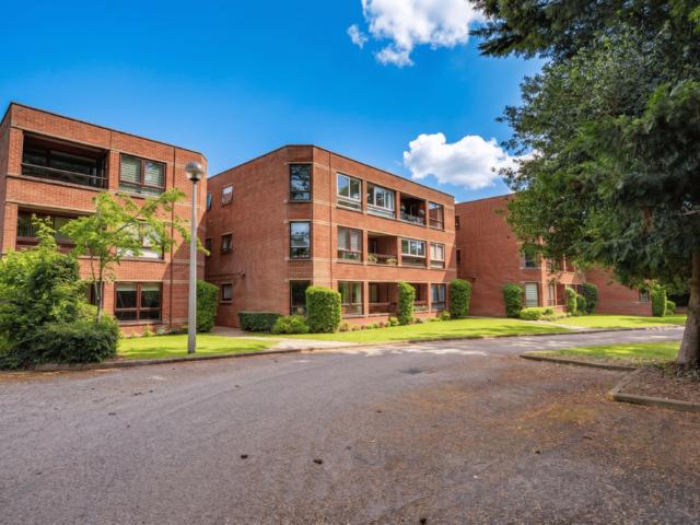 Hadham Road, Bishop's Stortford, CM23 2 bed apartment to rent £1,295 pcm £299 pw