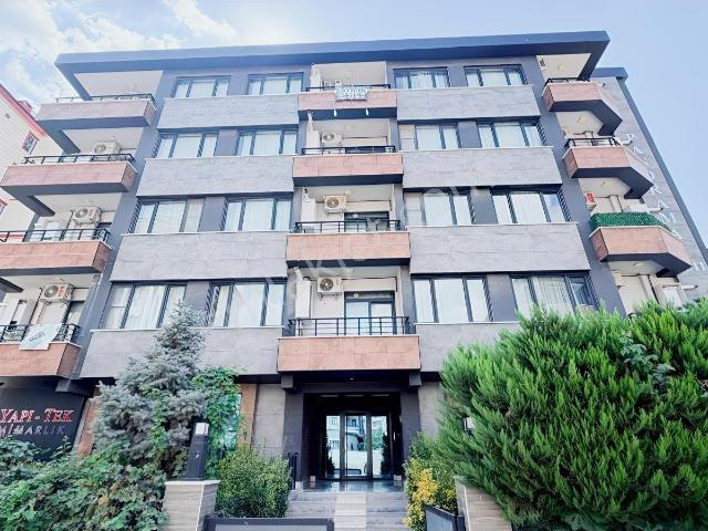 Hadi Gayrimenkulden Yenibeşevlerin En Gözde Binası Satılık 2+1