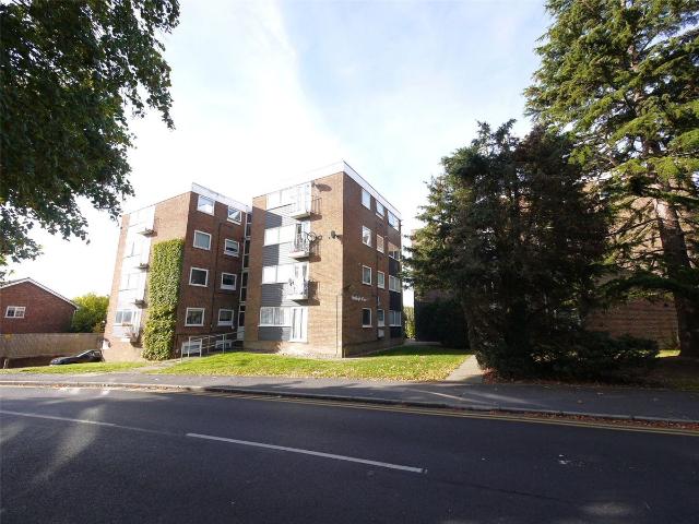 Hadleigh Court, London Road, Brentwood, Essex CM14, 2 bed flat to rent, £1,750 pcm | PrimeLocation