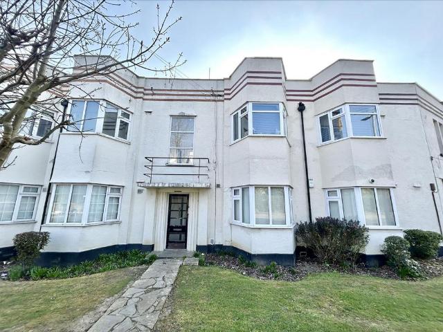 Hadleigh Road, Leigh On Sea 1 bed flat to rent £1,000 pcm £231 pw