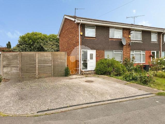 Hadlow Court, Slough SL1, 3 bed terraced house to rent, £1,900 pcm | PrimeLocation