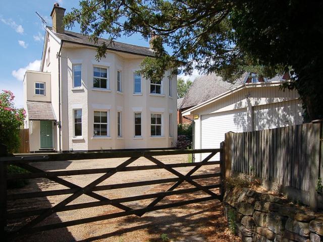 Hadlow Road, Tonbridge TN9, 4 bed detached house to rent, £2,875 pcm | PrimeLocation