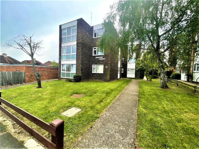 Hadlow Road, Sidcup, Kent DA14, 2 bed flat to rent, £1,650 pcm | PrimeLocation
