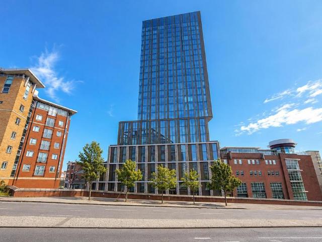 Hadrians Tower, Newcastle Upon Tyne, NE4 2 bed apartment to rent £1,750 pcm £404 pw