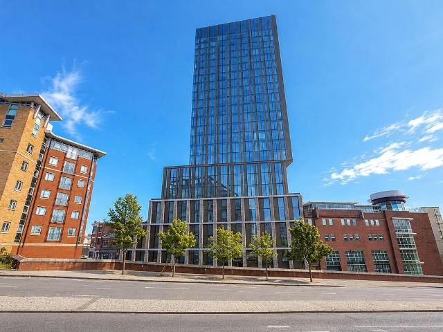 Hadrians Tower, Newcastle Upon Tyne NE4, 2 bed flat to rent, £1,750 pcm | PrimeLocation