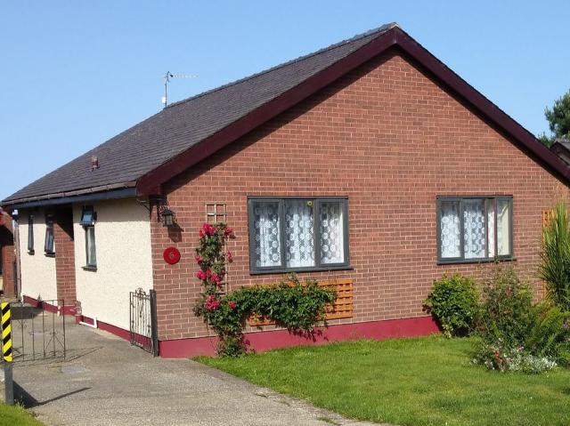 Hafod Lon, Bangor LL57, 3 bed bungalow to rent, £900 pcm | PrimeLocation