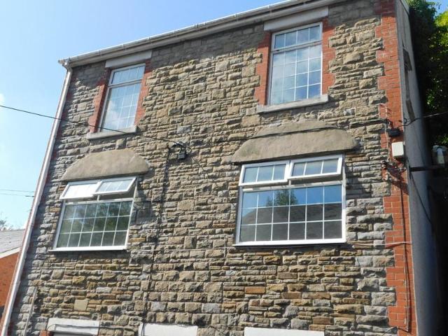 HAFODYRYNYS ROAD, CRUMLIN, CAERPHILLY 3 bed detached house to rent £675 pcm £156 pw