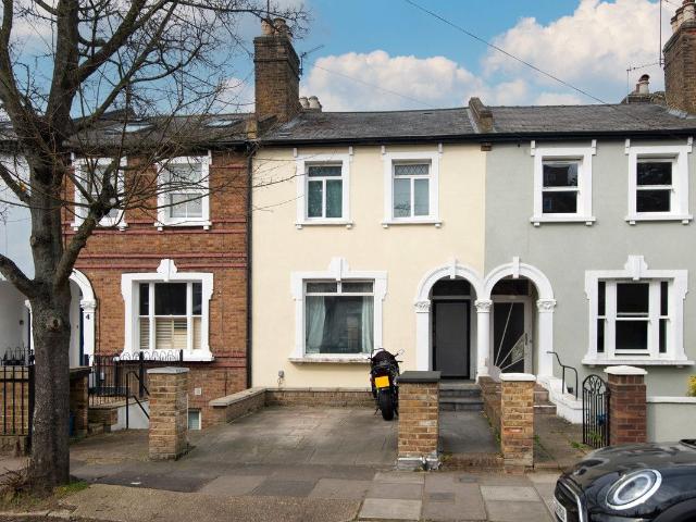 Haggard Road, Twickenham TW1, 2 bed flat to rent, £2,500 pcm | PrimeLocation