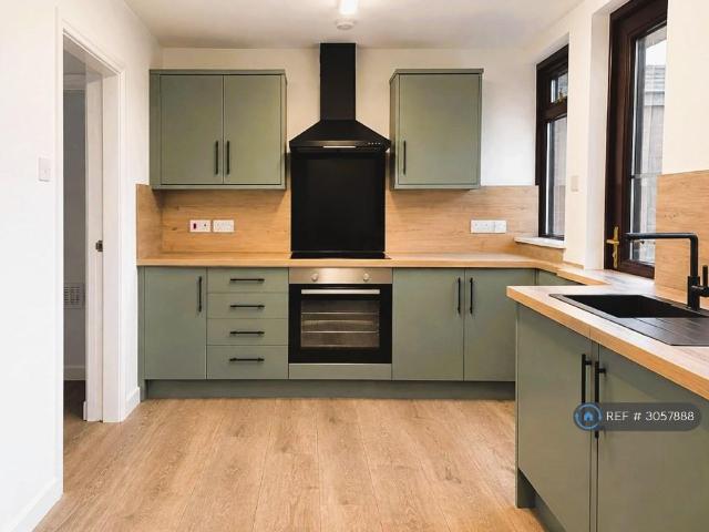Haggstones Road, Sheffield, S35 2 bed terraced house to rent £1,000 pcm £231 pw