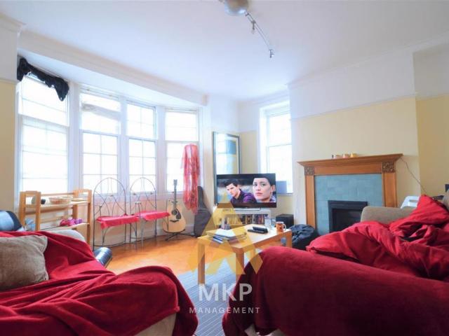 Hagley Court, Edgbaston, Birmingham B16 3 bed flat to rent £1,250 pcm £288 pw