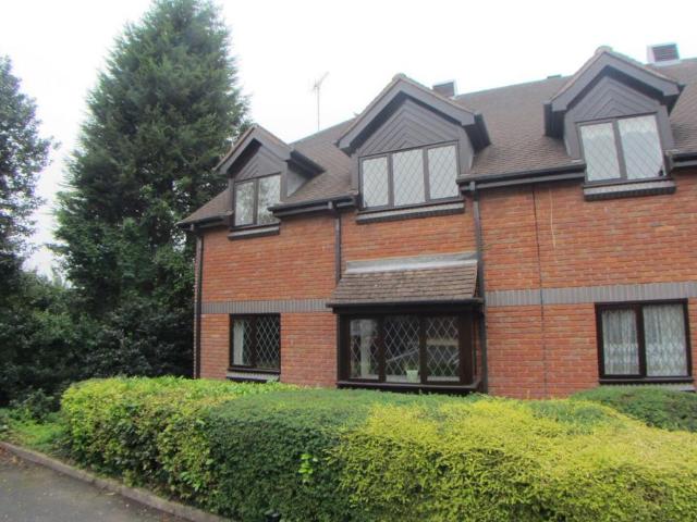 HAGLEY, STUARTS COURT 2 bed flat to rent £995 pcm £230 pw