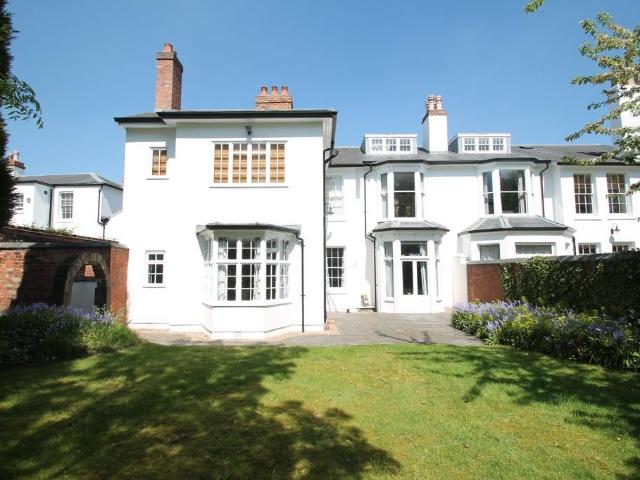 Hagley Road, Birmingham B16 1 bed apartment to rent £850 pcm £196 pw