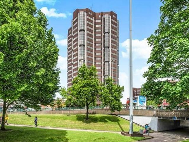 Hagley Road, Birmingham, West. 2 bed flat to rent £1,000 pcm £231 pw