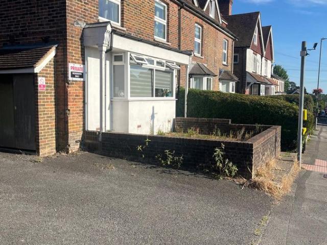 Hailsham Road, Heathfield TN21, 1 bed flat to rent, £825 pcm | PrimeLocation