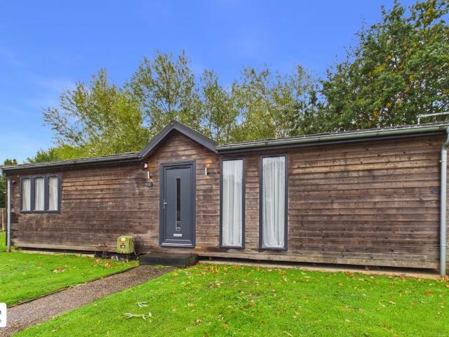 Hailsham Road, Stone Cross, Pevensey BN24, 2 bed detached bungalow to rent, £1,550 pcm | PrimeLocation