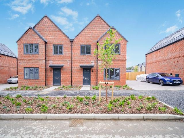 Hailwood Avenue, Crowthorne, Berkshire RG45, 3 bed property to rent, £2,250 pcm | PrimeLocation