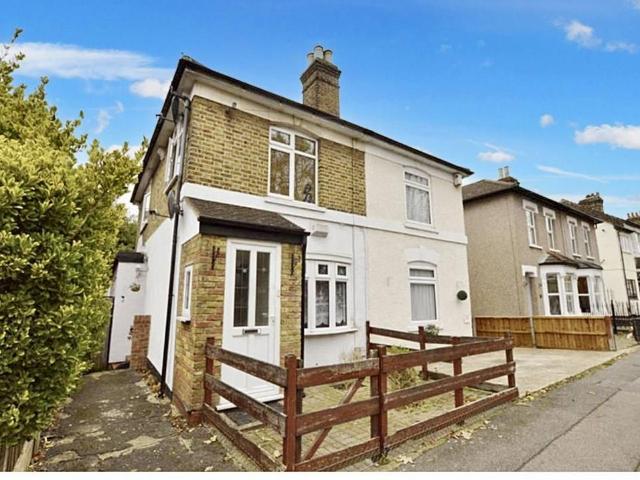 Hainault Road, Romford RM5, 1 bed maisonette to rent, £1,400 pcm | PrimeLocation