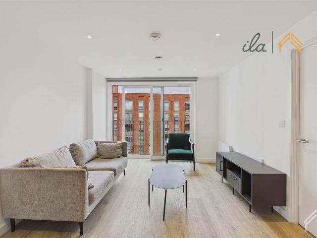 Hairpin House, Birmingham B12, 1 bed flat to rent, £1,000 pcm | PrimeLocation