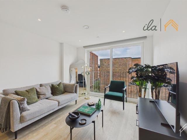 Hairpin House, Birmingham B12, 2 bed flat to rent, £1,290 pcm | PrimeLocation