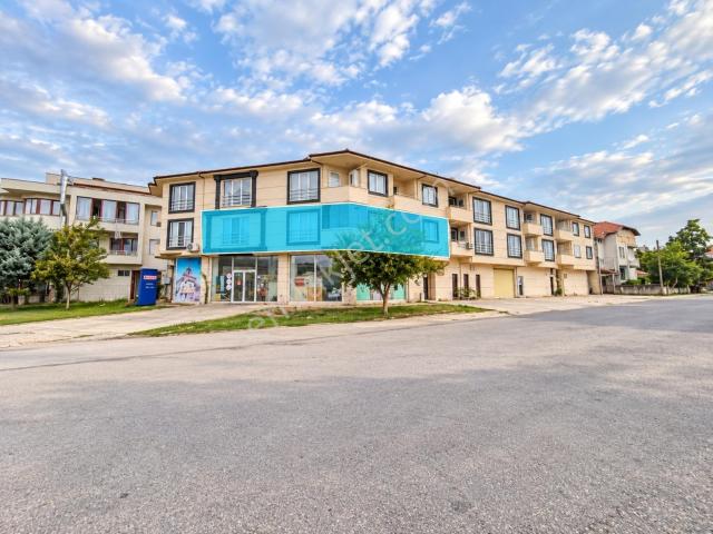 Hak Emlaktan Cedidiyede Şehir Merkezinde Satılık 2+1 Geniş Daire