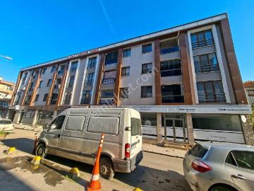 Hak Emlaktan Cedidiyede Şehir Merkezinde Satılık 2+1 Geniş Daire