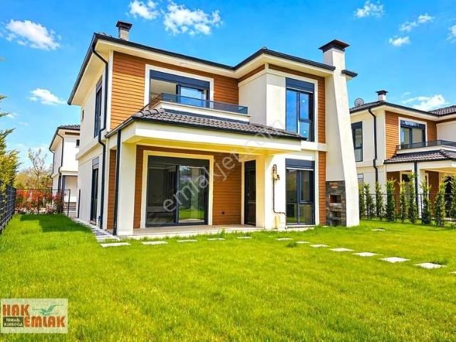 Hak Emlak'tan Arapçiftliğinde Satılık Ultra Lüks 4+1 Villalar