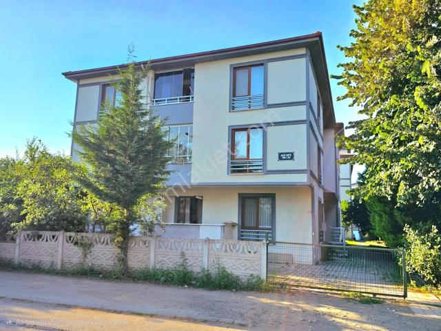 Hak Emlaktan Çay Mh Merkezi Konum Büyük Fırsat Satılık 3+1 Daire