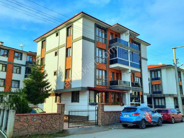 Hak Emlak'tan Aziziye Mahallesinde Kiralık 2+1 Geniş Daire