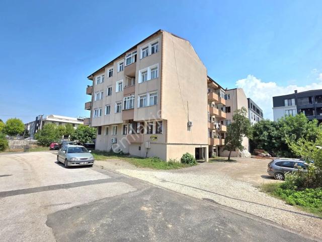 Hak Emlaktan Azmimilli Mahalle'de Büyük Fırsat Satılık 3+1 Daire