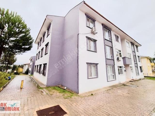 Hak Emlaktan Güzelbahçe İçinde Kiralık 3+1 Geniş Daire