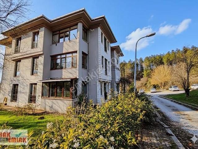 Hak Emlaktan Güzelbahçe Mah.de Orman Manzaralı Satılık 3+1 Daire