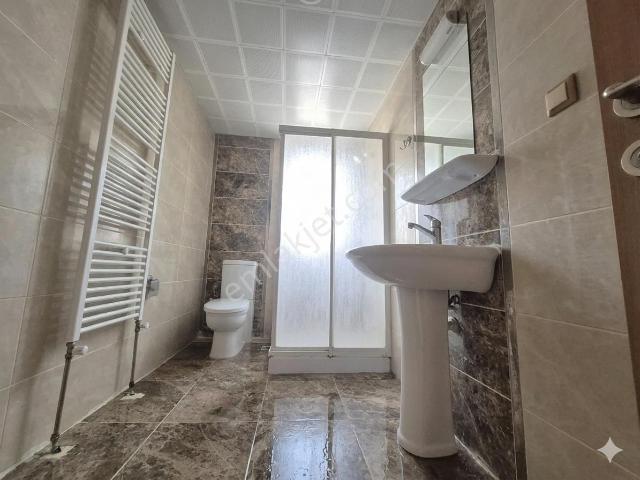 Hak Emlaktan Gümüşova Toki Konutları Satılık 2+1 Bakımlı Daire
